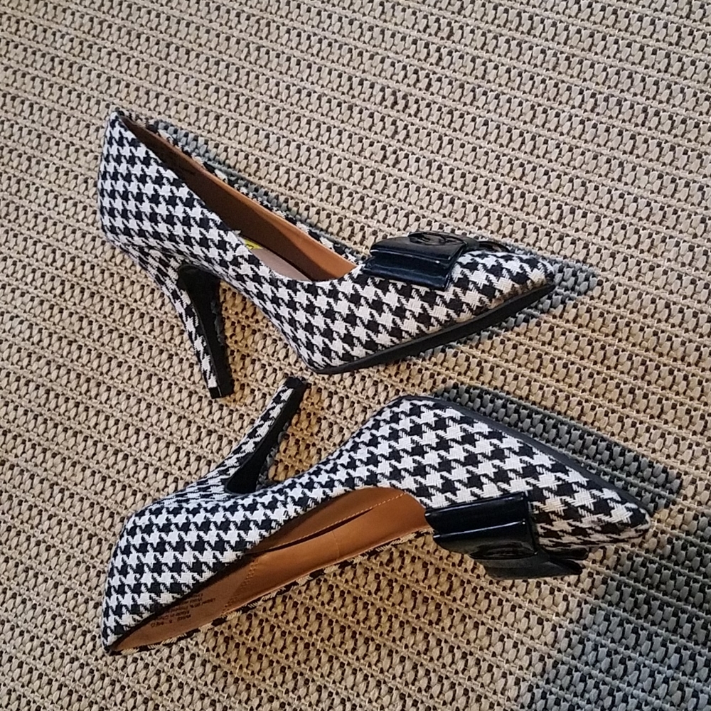 "APT. 9" Houndstooth Heels